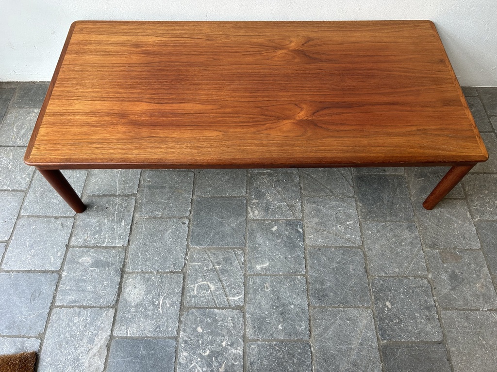 table basse danoise136x65.5xh34cm